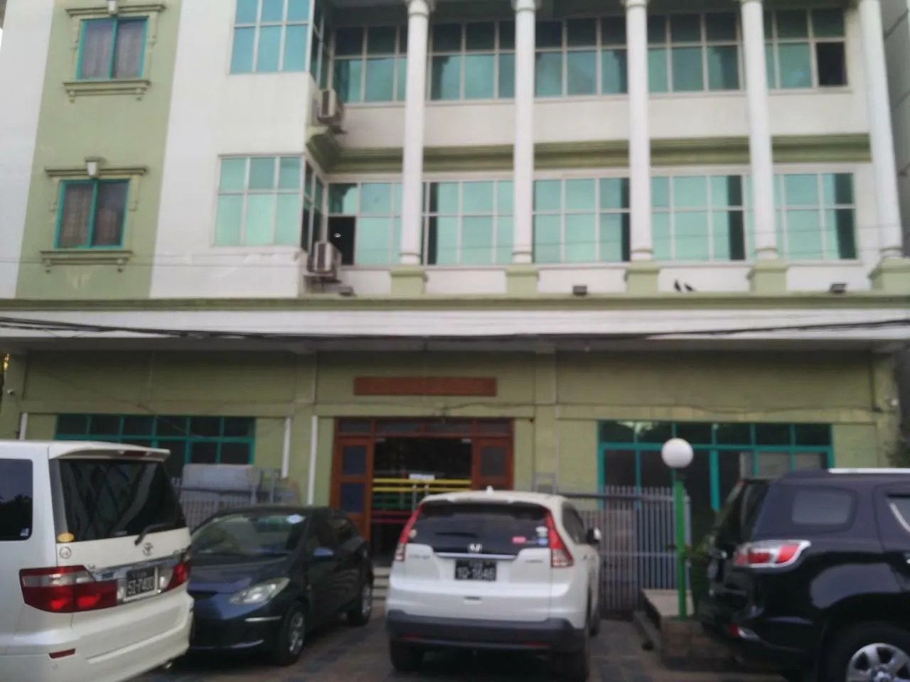 Jade Hotel contacts